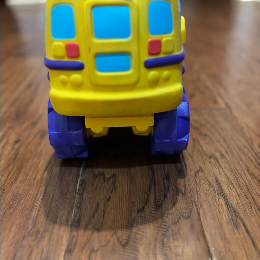Vintage Y2K Tonka Cushy Cruiser School Bus Toy (2003)